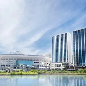 https://hilton-yokohama.kanagawa-hotels.com